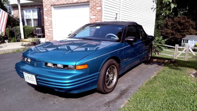 SUMMER FUN: 1993 Oldsmobile Cutlass Supreme Convertible 1993 Oldsmobile Cutlass Cutlass Supreme
