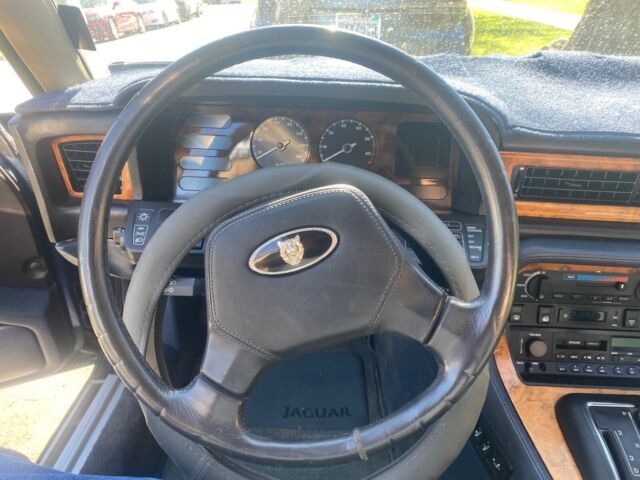 1988 Jaguar XJ6 - photo 2