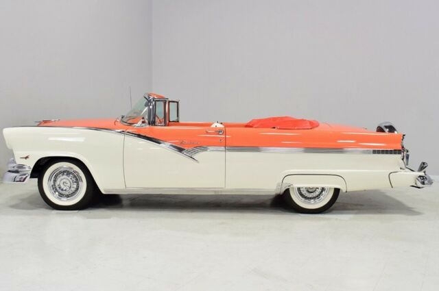 1956 Ford Fairlane - photo 3