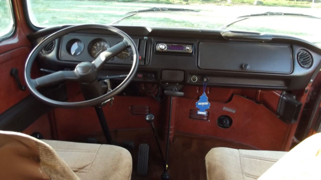 1978 Volkswagen Bus/Vanagon CHAMPAGNE EDITION- REBUILT ENGINE - SUNROOF - photo 11