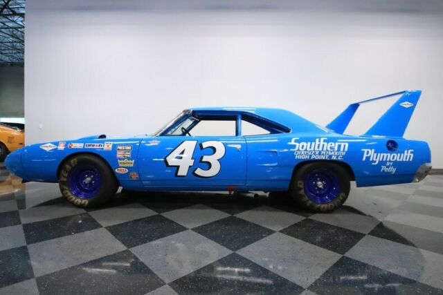 1970 Plymouth Superbird Richard Petty Replica - photo 3