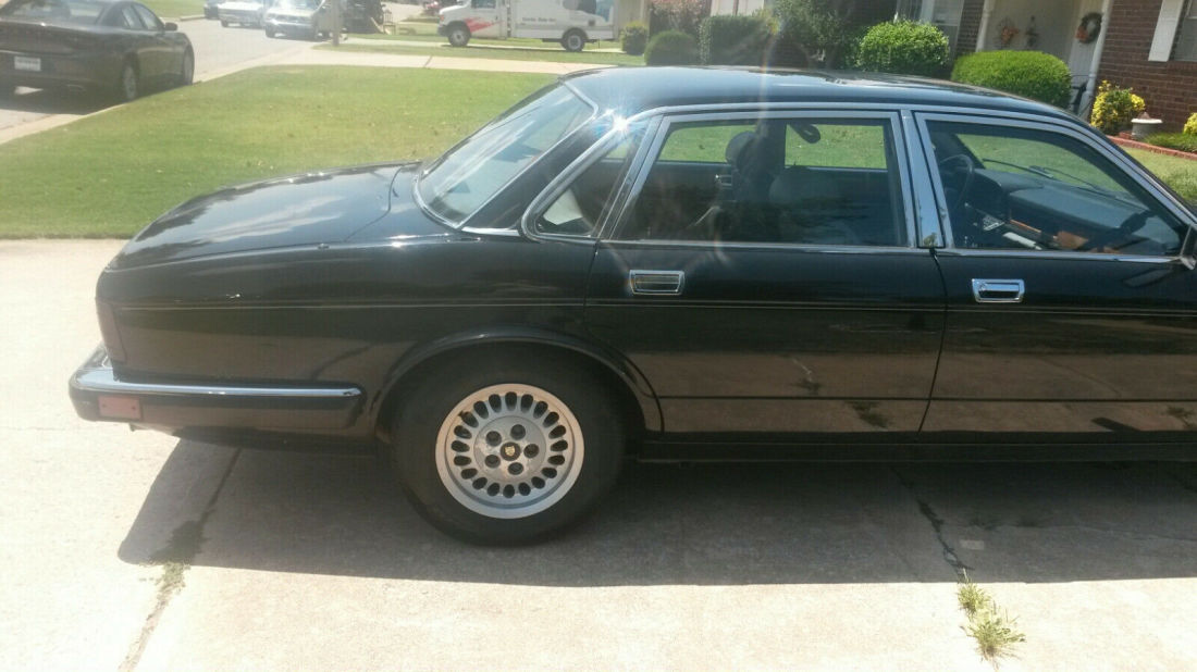 1989 Jaguar XJ6 - photo 5