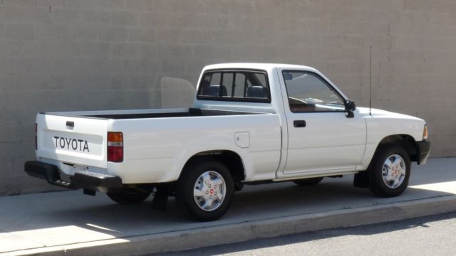 1992 Toyota Pickup DX - photo 4