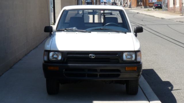 1992 Toyota Pickup DX - photo 7