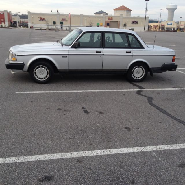 SUPER CLEAN -- 98K ORIGINAL MILES - WELL KEPT and WELL SERVICED 1991 Volvo 240 DL 4 Door Sedan