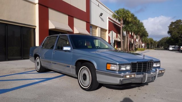 1993 Cadillac DeVille Base Sedan 4-Door - photo 8