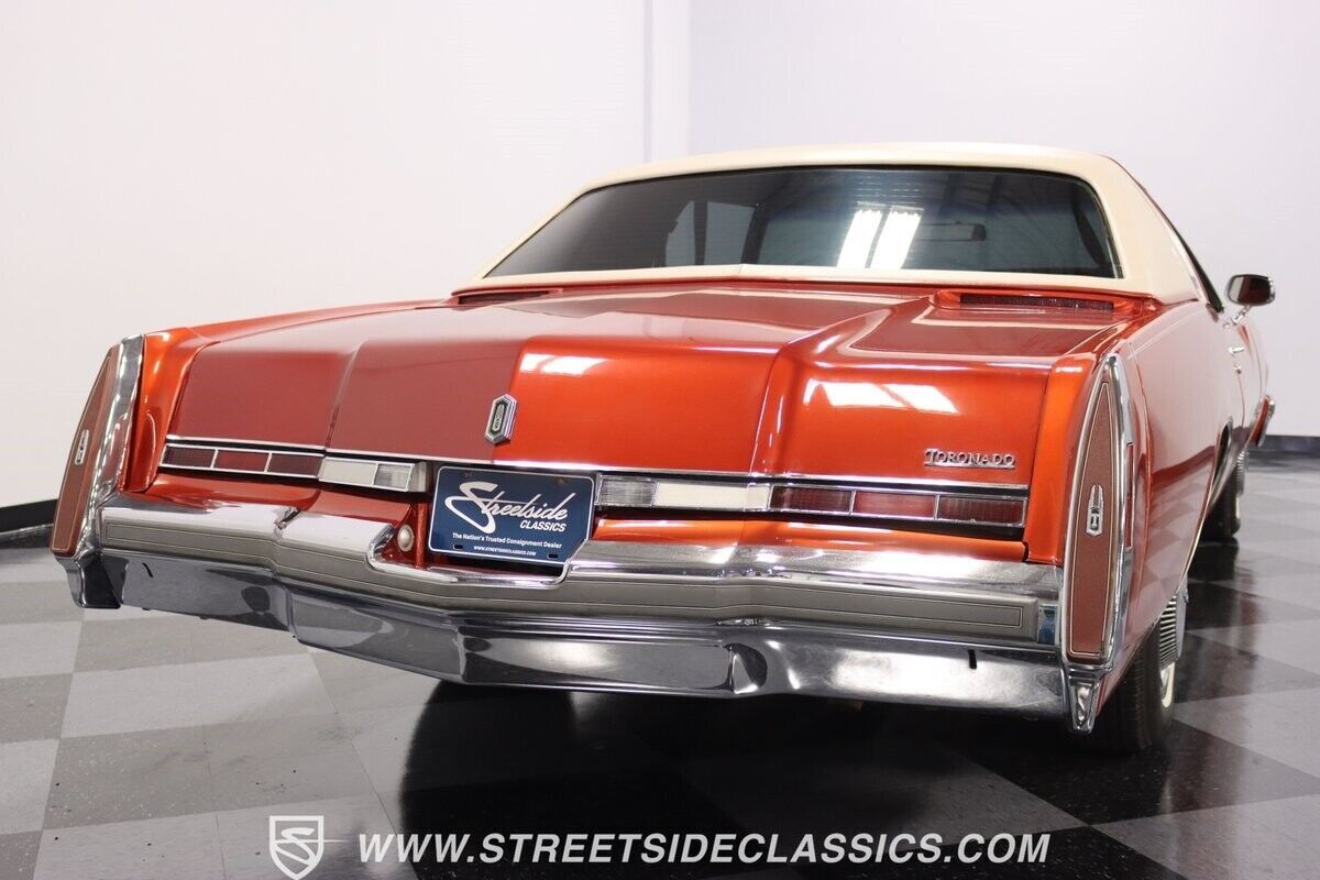 1977 Oldsmobile Toronado Brougham - photo 10