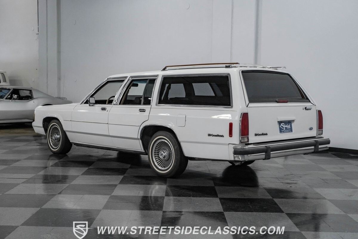 1990 Ford LTD Crown Victoria Wagon - photo 10