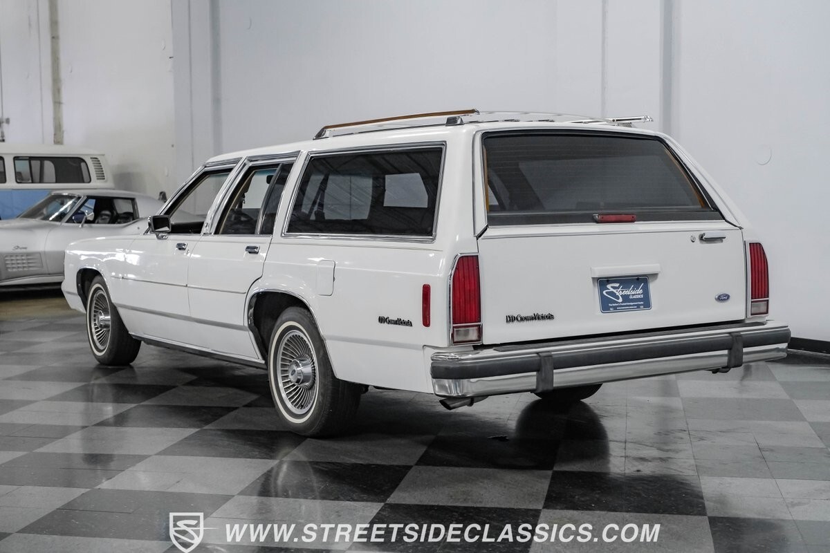 1990 Ford LTD Crown Victoria Wagon - photo 11