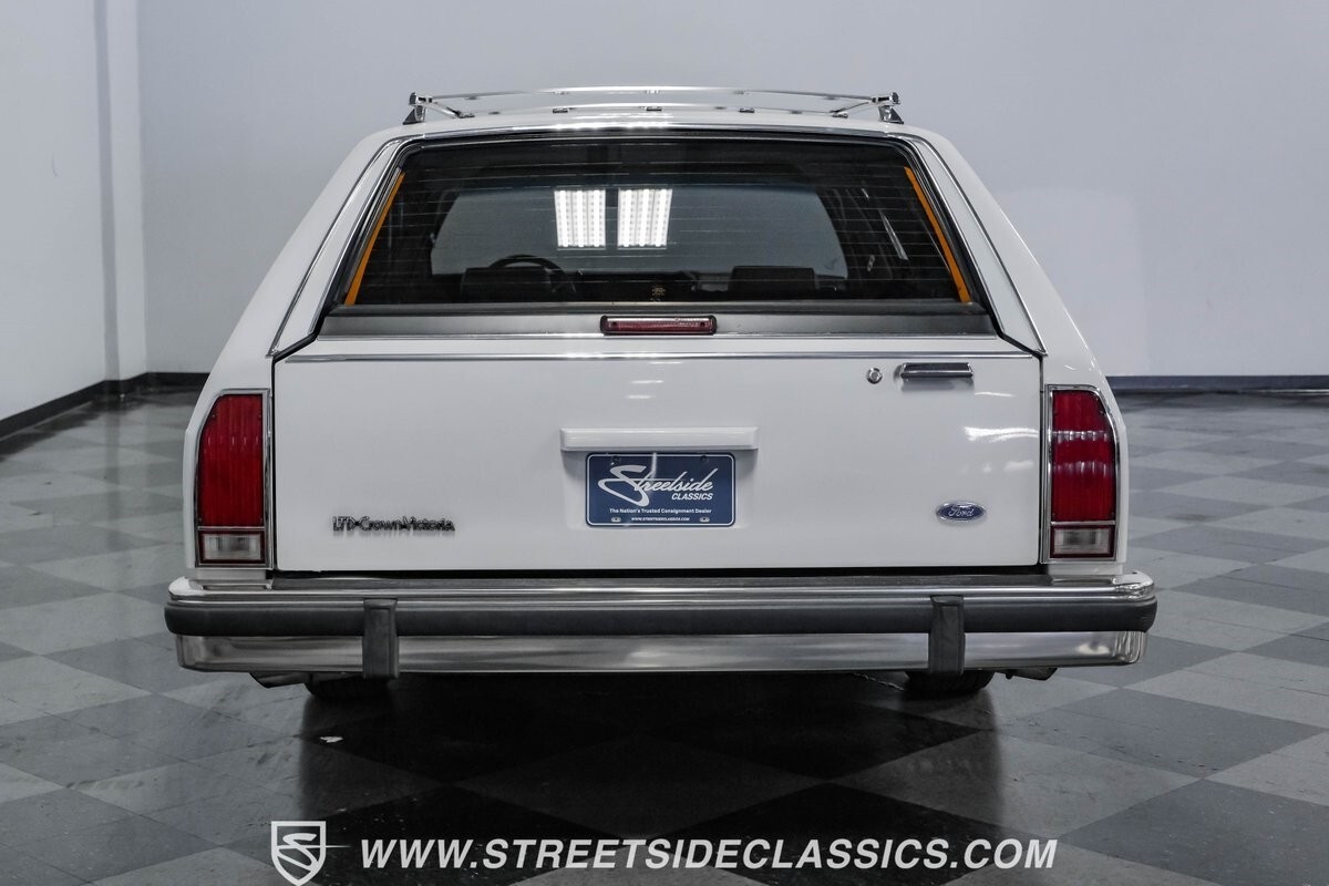 1990 Ford LTD Crown Victoria Wagon - photo 12