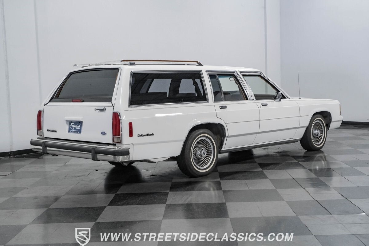 1990 Ford LTD Crown Victoria Wagon - photo 13
