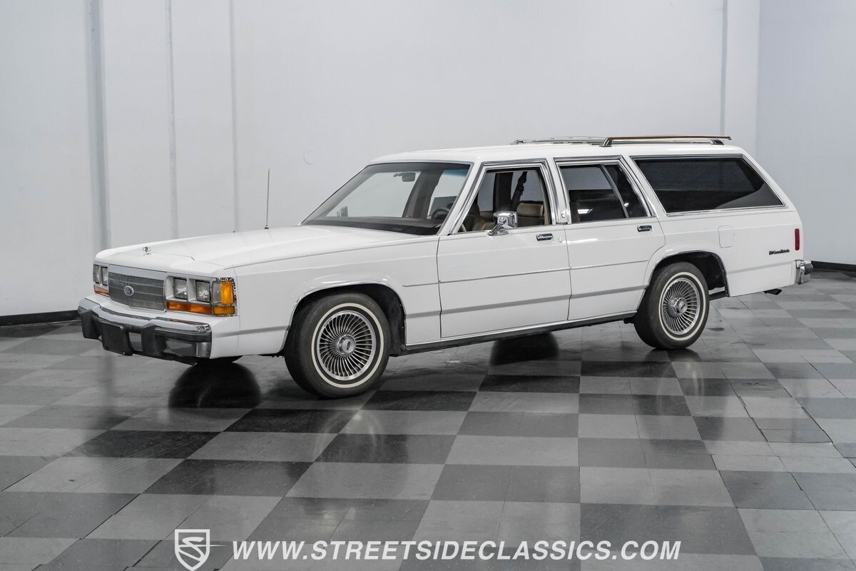 1990 Ford LTD Crown Victoria Wagon - photo 6