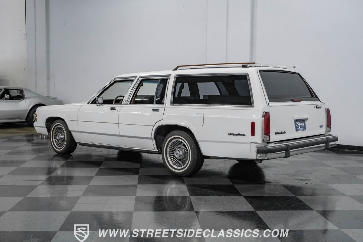 1990 Ford LTD Crown Victoria Wagon - photo 8