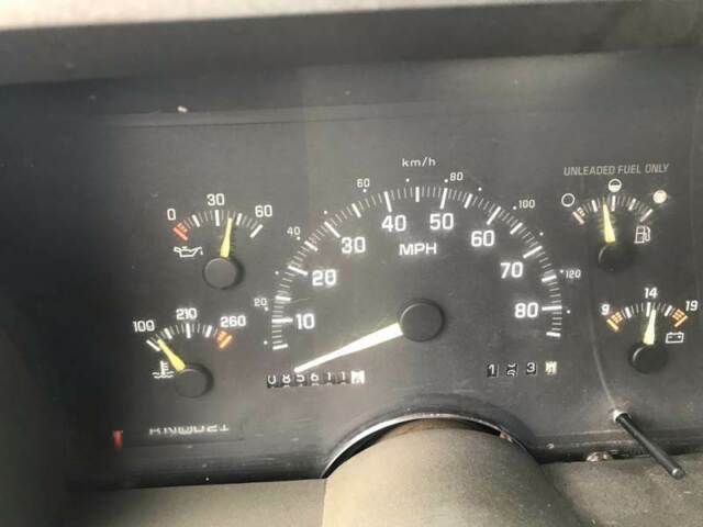 1992 Chevrolet Silverado 1500 C1500 2dr Standard Cab LB - photo 9