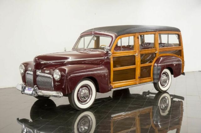 Super Deluxe Woodie Station Wagon 3-speed Manual 1942 Ford Super Deluxe Woodie Station Wagon --