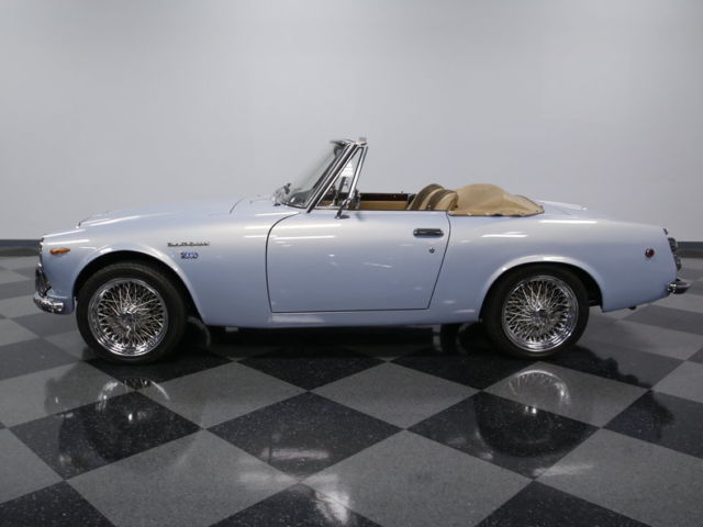 1969 Datsun 2000 - photo 2