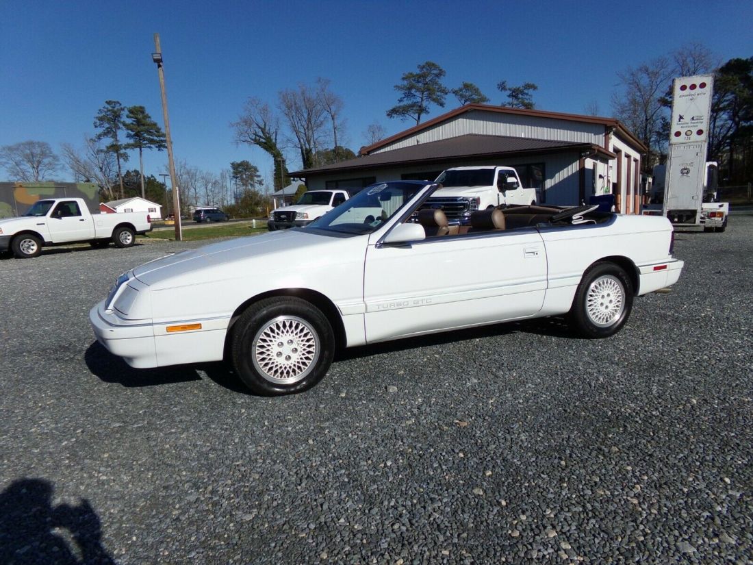 1988 Chrysler LeBaron - photo 2