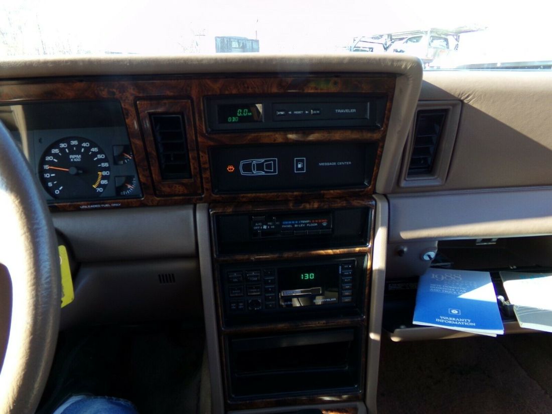 1988 Chrysler LeBaron - photo 3