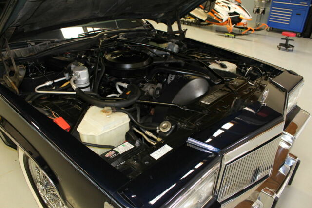 1992 Cadillac Brougham - photo 6