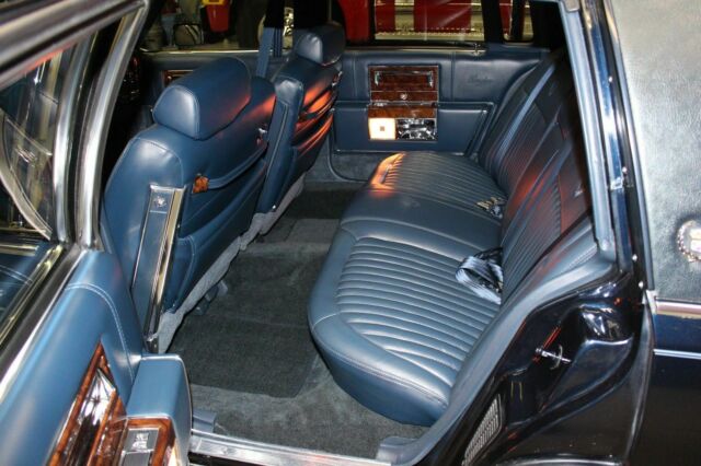 1992 Cadillac Brougham - photo 8