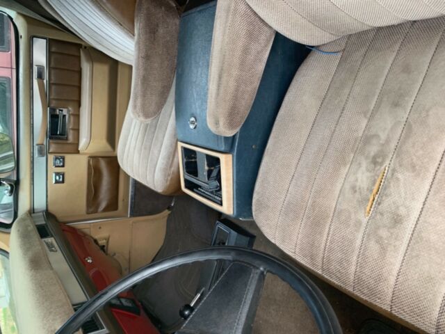 1984 GMC Suburban - photo 12