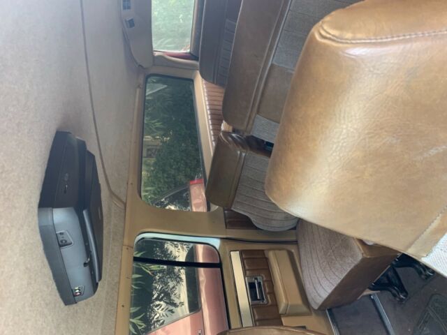 1984 GMC Suburban - photo 6
