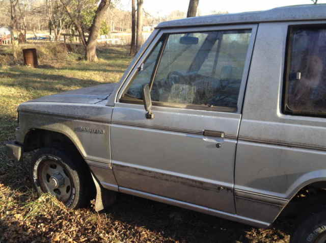 1987 Mitsubishi Montero n/a - photo 2