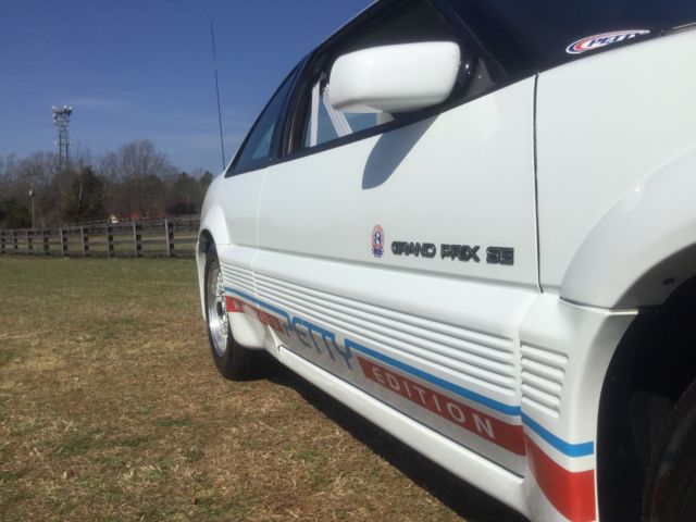 1991 Pontiac Grand Prix Se - photo 2