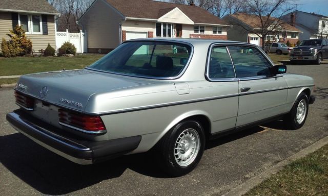 1982 Mercedes-Benz 300-Series - photo 3