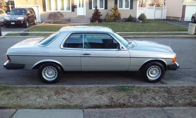 1982 Mercedes-Benz 300-Series - photo 5