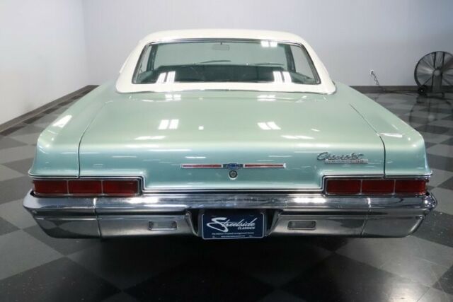 1966 Chevrolet Impala SS - photo 12