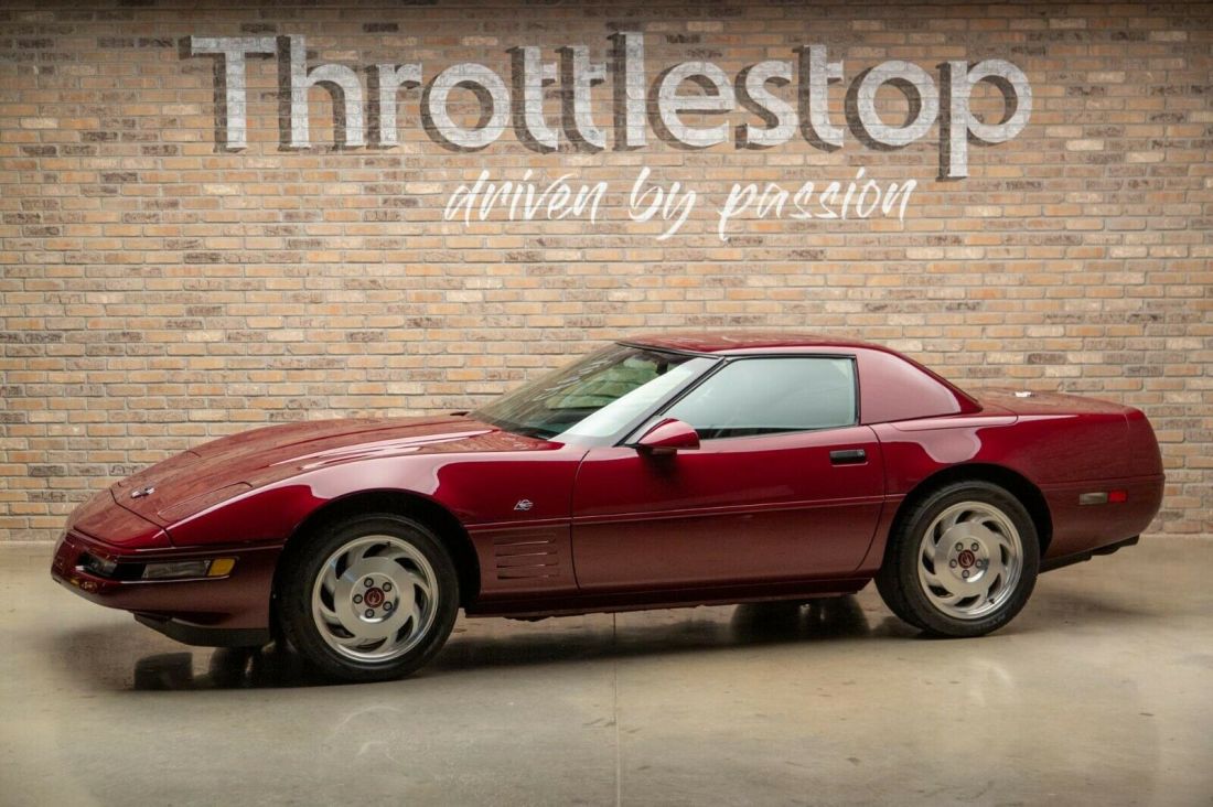 Superb Low Mileage 1993 Chevrolet Corvette 40th Anniversary Convertible 1993 Chevrolet Corvette 40th Anniversary