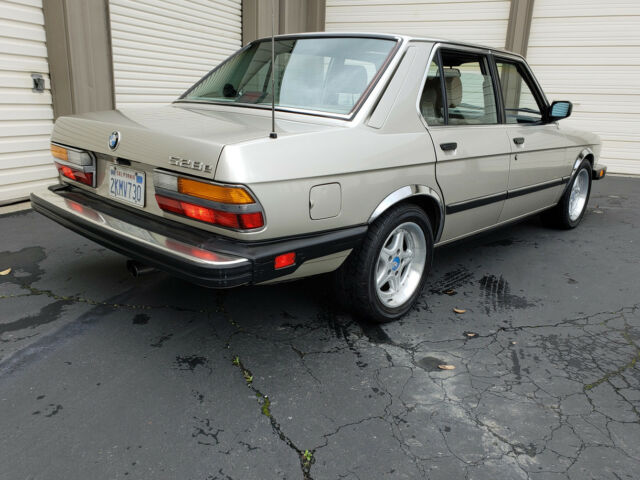 1988 BMW 5-Series 528E - photo 2