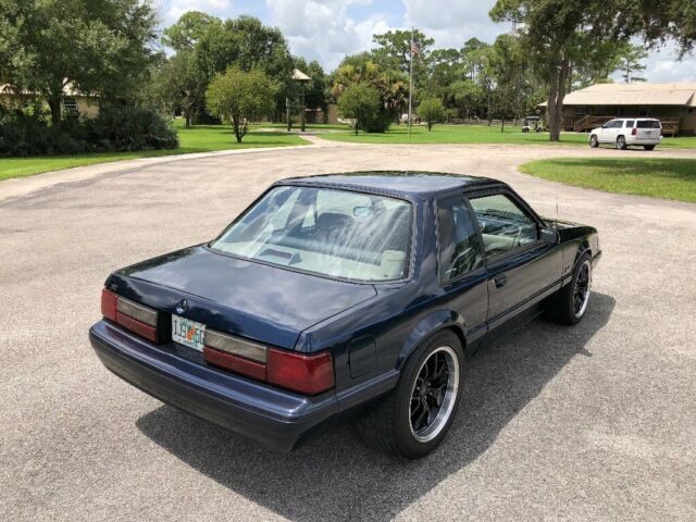 1992 Ford Mustang Coupe LX - photo 3