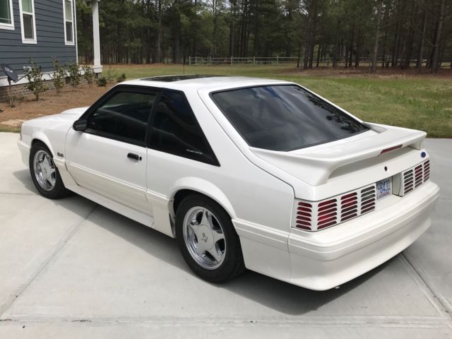 1993 Ford Mustang GT - photo 2
