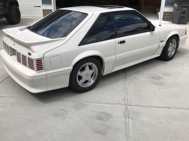 1993 Ford Mustang GT - photo 3