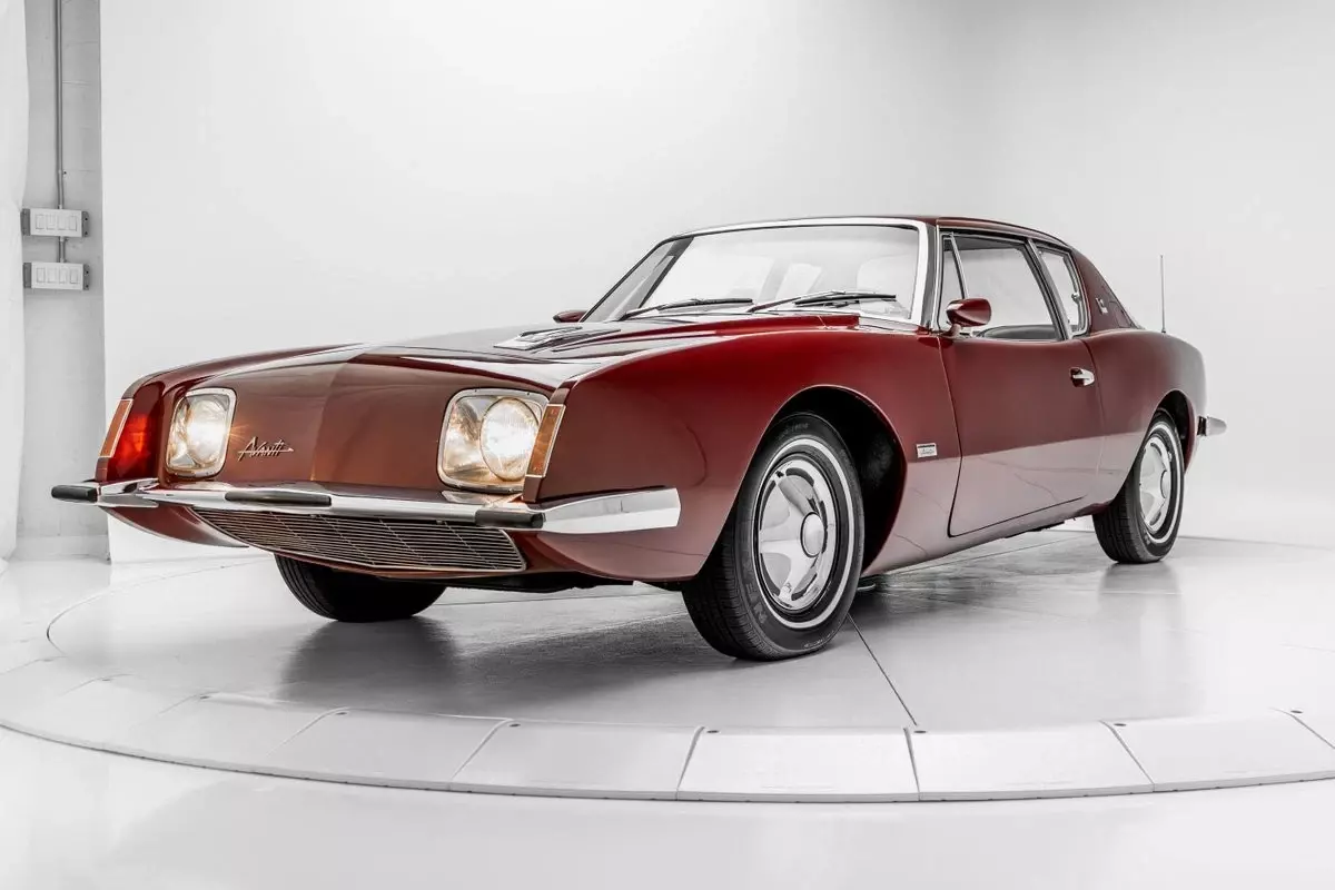 Supercharged 289ci V8 / Three-Speed Transmission 1964 Studebaker Avanti