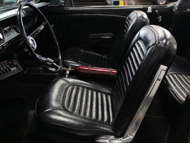 1965 Ford Mustang - photo 3