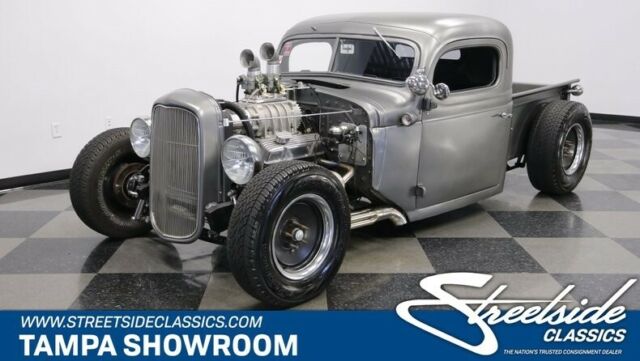 Supercharged 350 v8, dual carbs, 4 wheel disc, coilovers, awesome custom build 1946 Dodge Other Pickups Supercharged