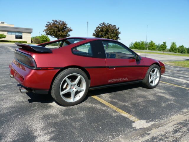 1988 Pontiac Fiero - photo 4