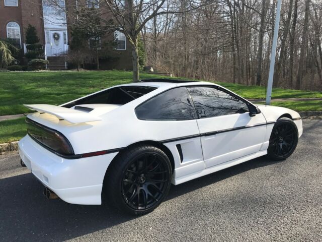 1987 Pontiac Fiero - photo 5