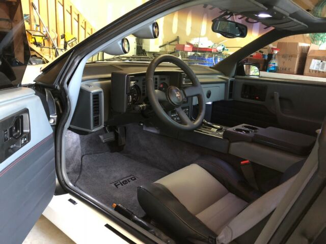 1987 Pontiac Fiero - photo 7