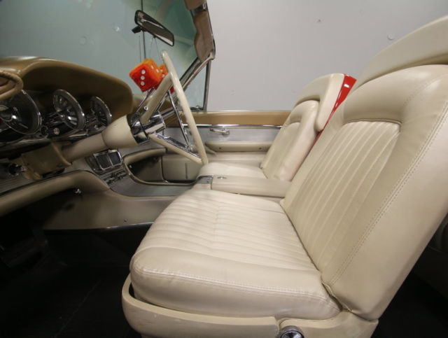 1961 Ford Thunderbird Convertible - photo 5