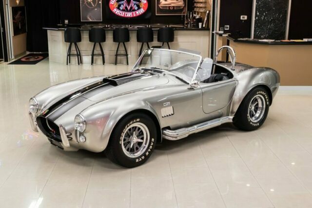 1965 Shelby Cobra Superformance - photo 5