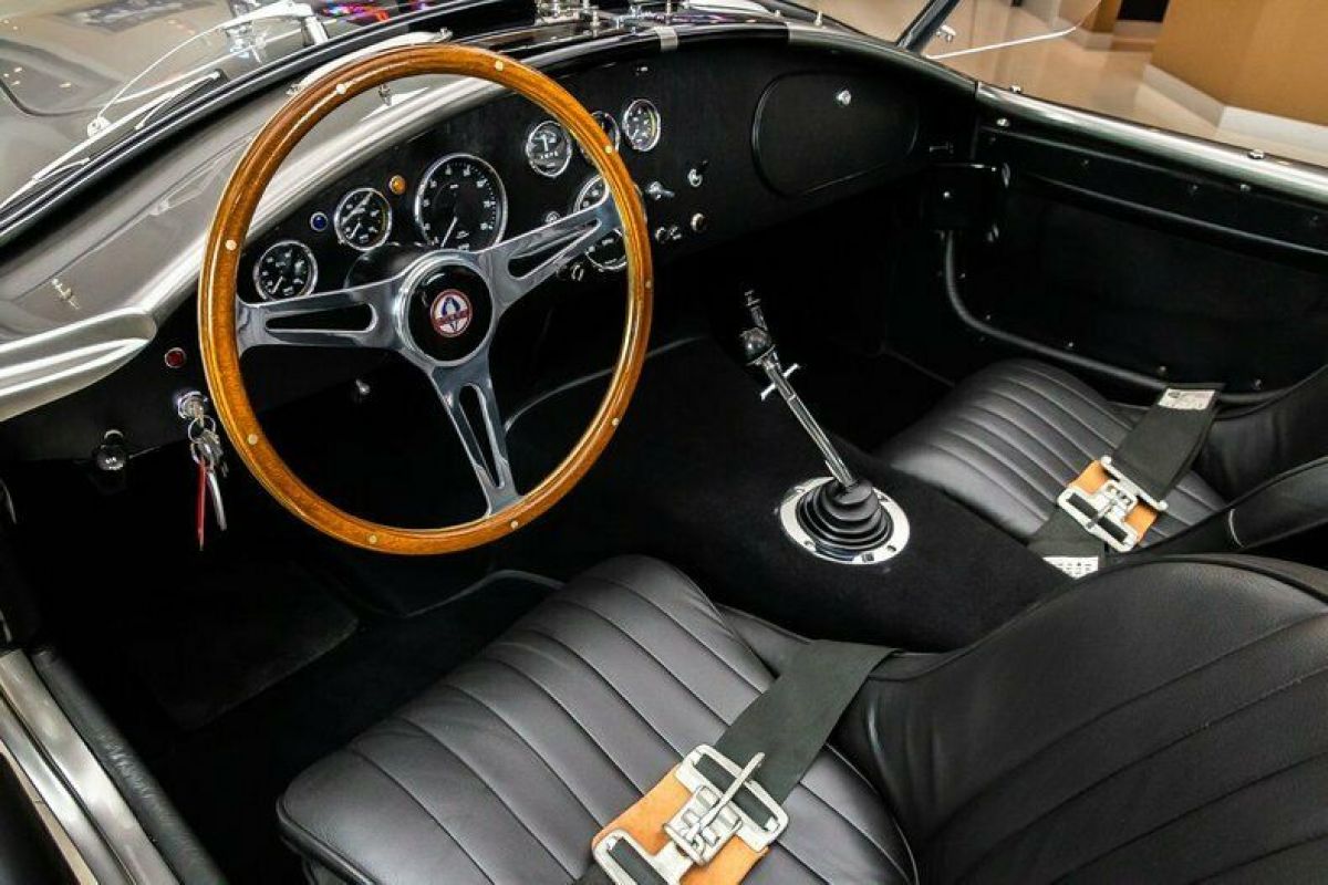 1965 Shelby Cobra Superformance - photo 2