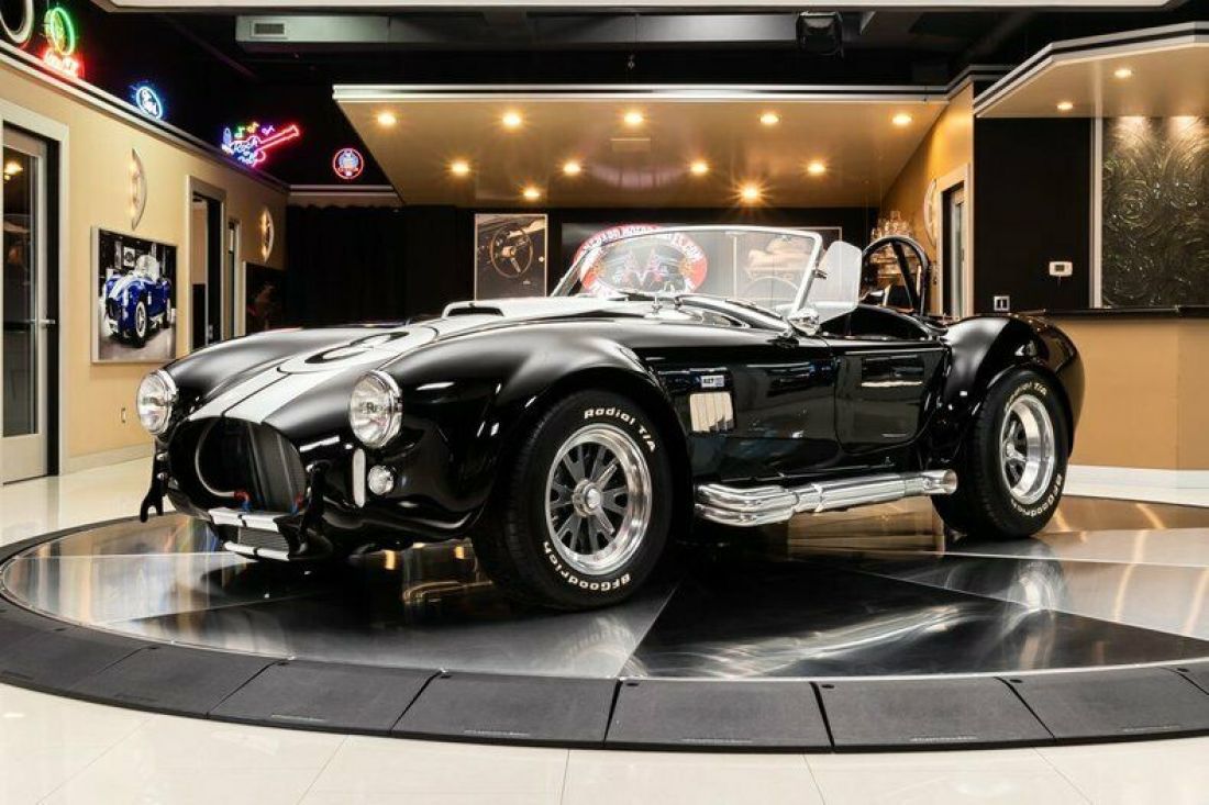 Superformance! Ford Motorsports 514ci Crate V8 (600hp) Tremec 5-Speed, Wilwood 1965 Shelby Cobra Superformance