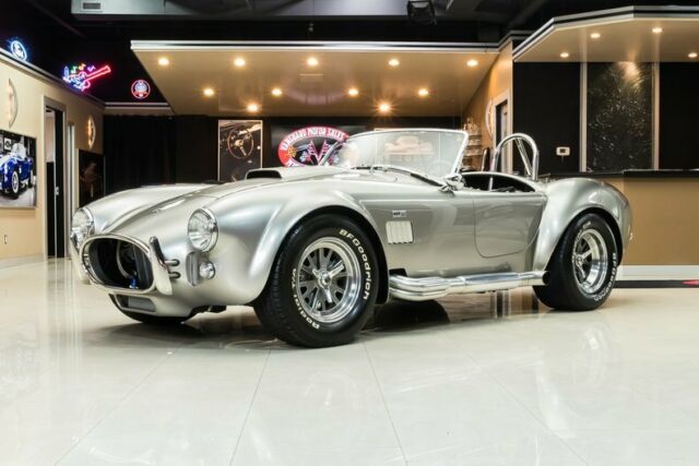 Superformance! Ford Racing 392ci V8 Crate Engine, 5-Speed Manual, A/C, Low Miles 1965 Shelby Cobra Superformance