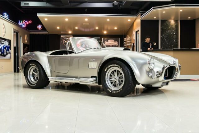 1965 Shelby Cobra Superformance - photo 7