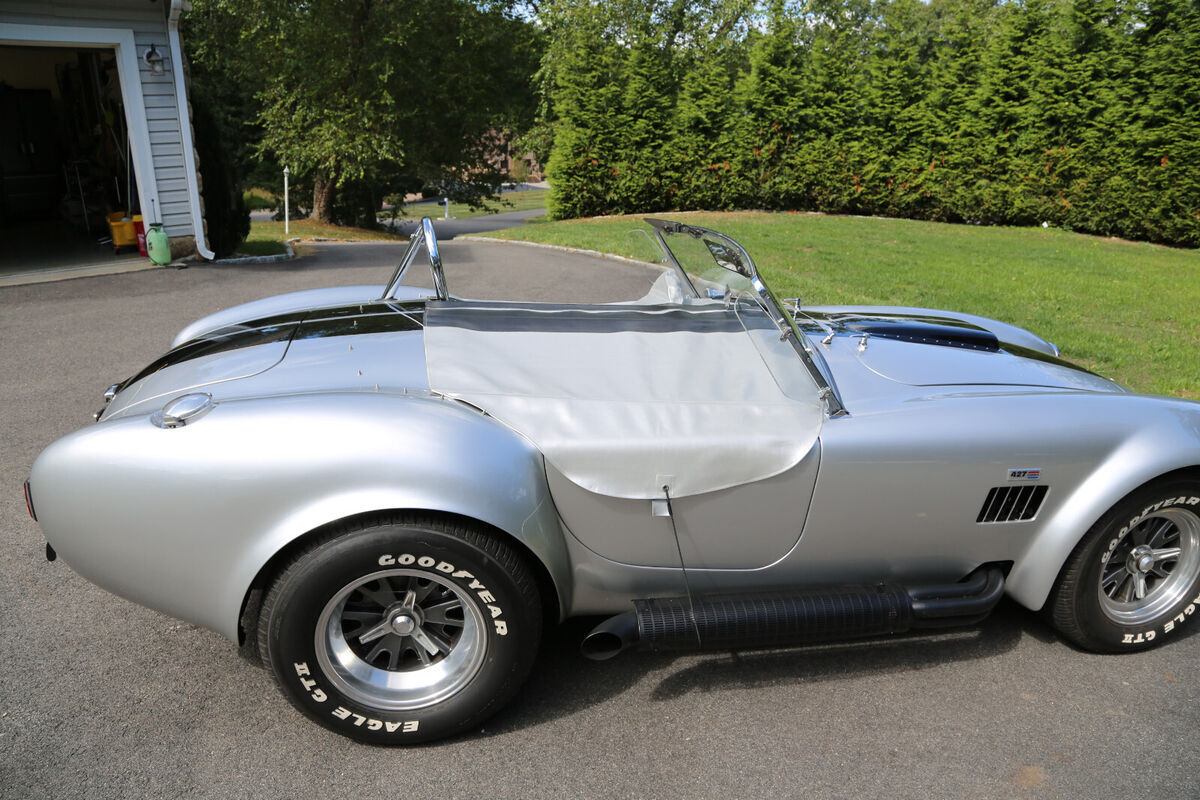 1965 Shelby Cobra Superformance - photo 10