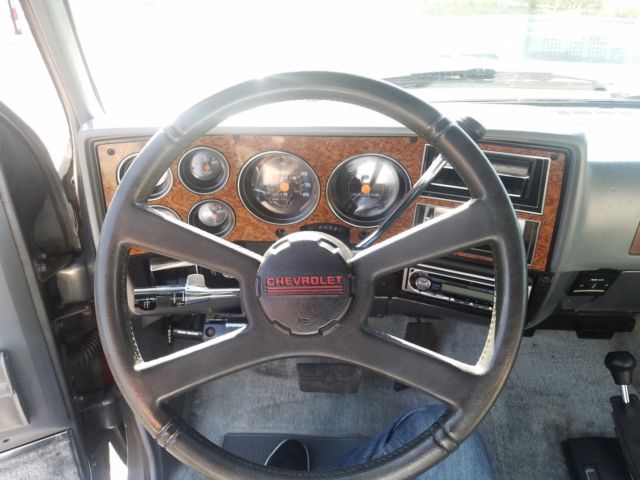 1989 Chevrolet Suburban - photo 12